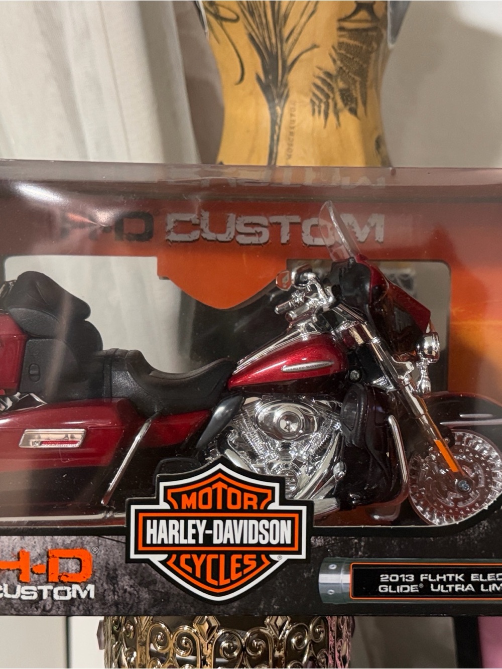 NWOT: Maisto Motor Harley-Davidson Cycles   H-D Custom